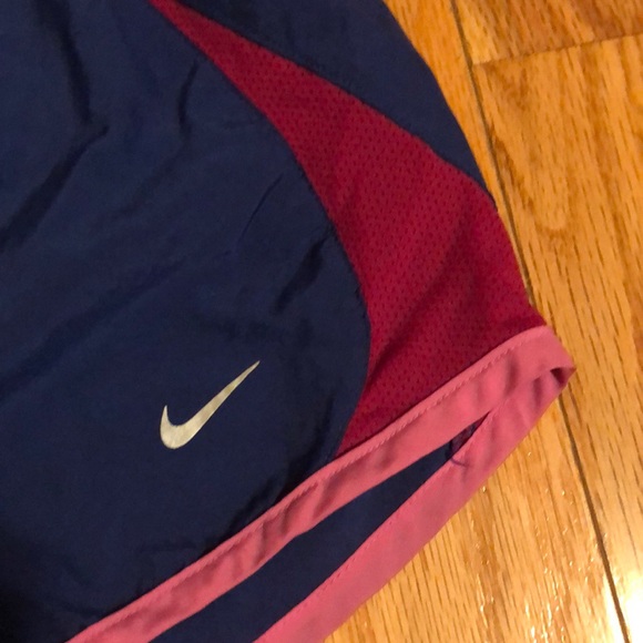 Nike shorts: L - Picture 2 of 2